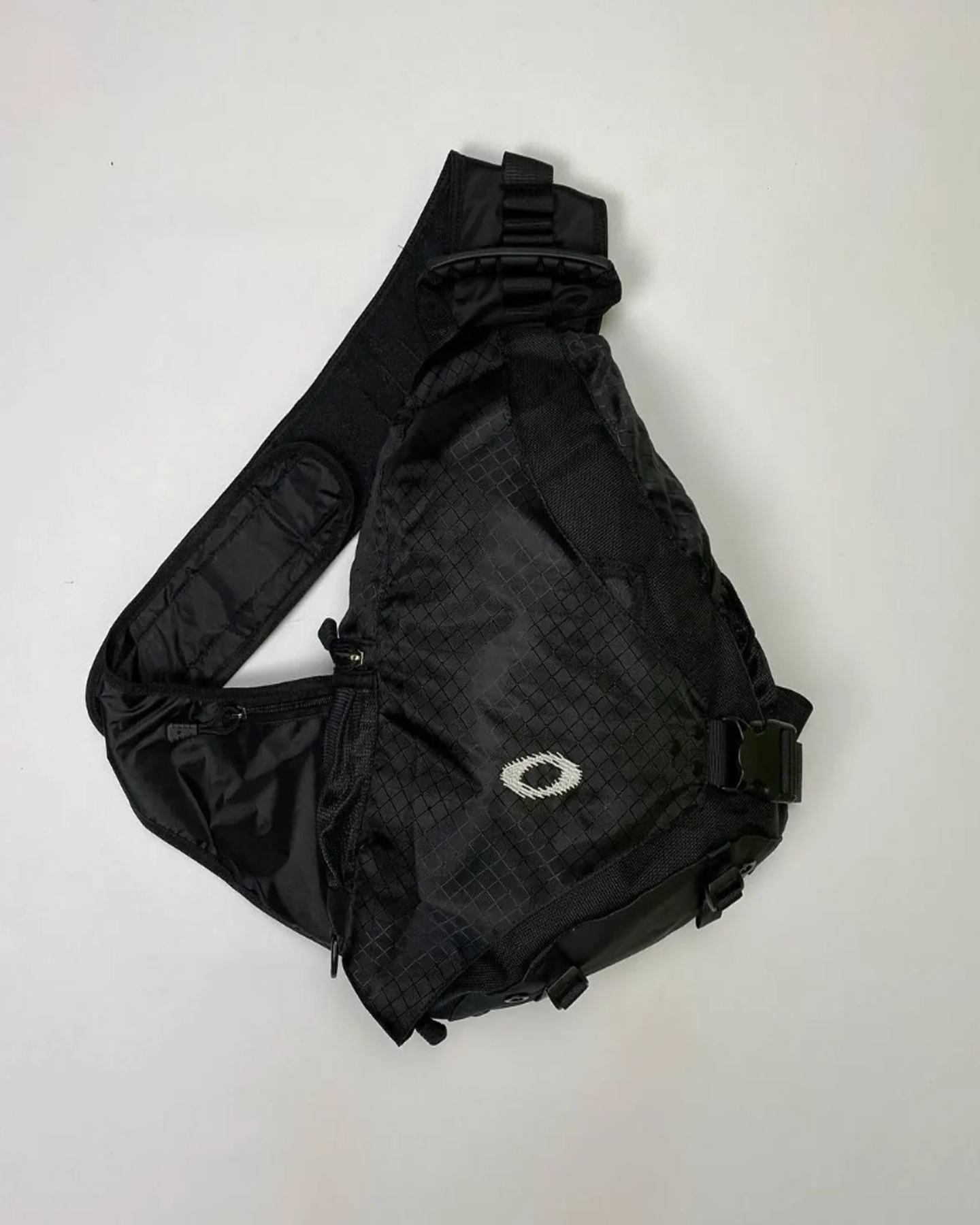 Oakley slingbags