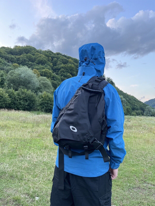 Oakley slingbags
